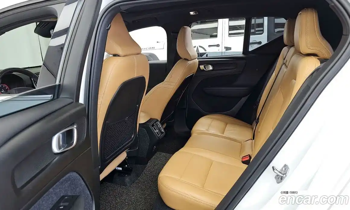 Volvo XC40 2020 2.0 автомат (гидро), фото 16