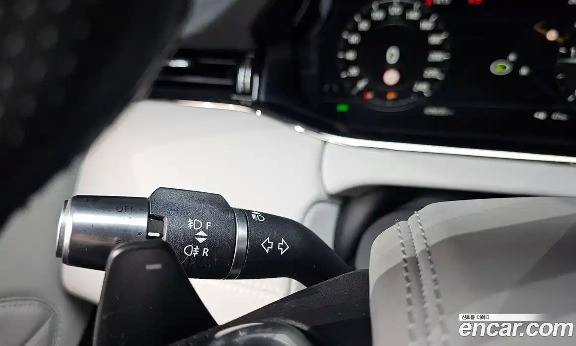 Land Rover Range Rover Evoque 2020 2.0 автомат (гидро), фото 27
