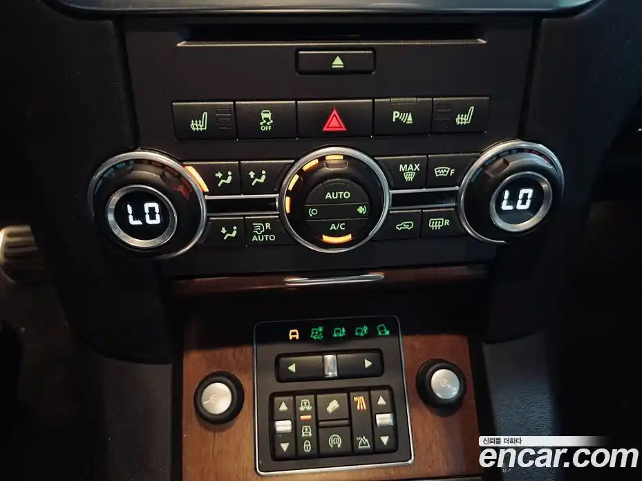 Land Rover Discovery 2016 3.0 автомат (гидро), фото 15