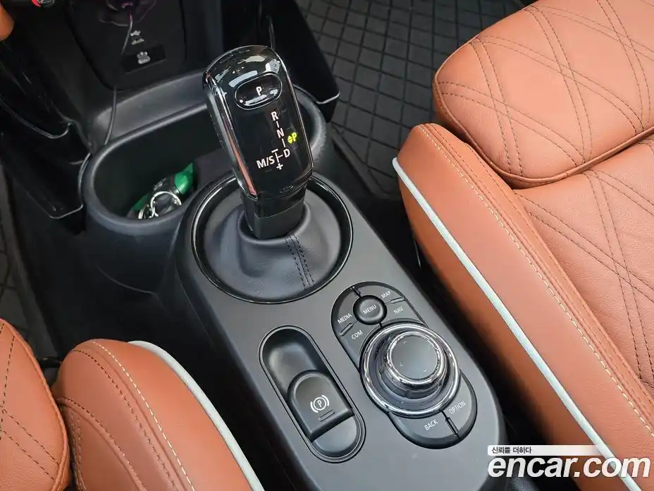 Mini Cooper 2024 2.0 автомат (гидро), фото 12