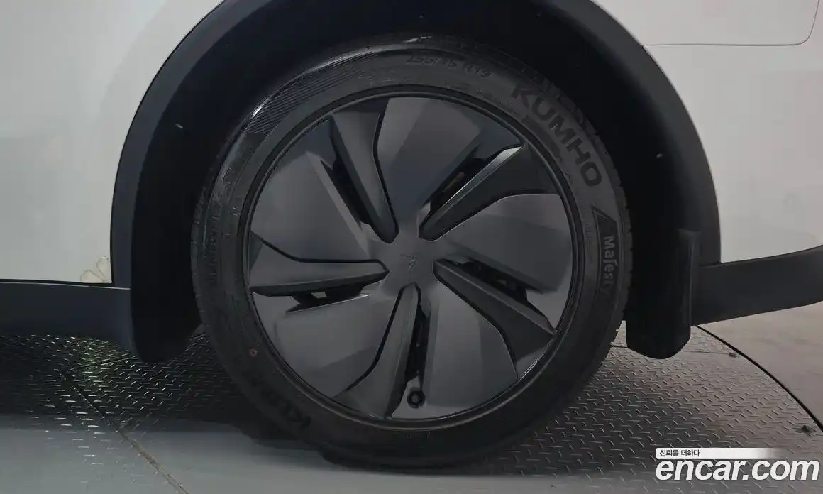 Tesla Model Y 2025 0.2 гидро, фото 6