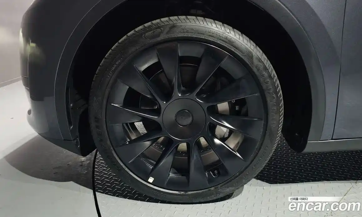 Tesla Model Y 2024 0.2 гидро, фото 5