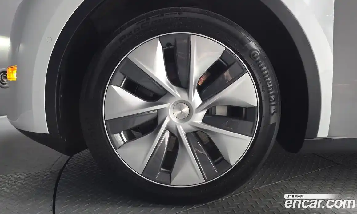 Tesla Model Y 2022 0.2 гидро, фото 5