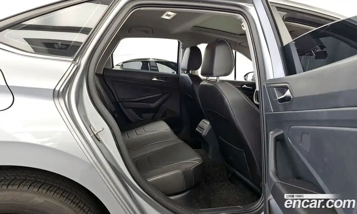 Volkswagen Jetta 2023 1.5 автомат (гидро), фото 12