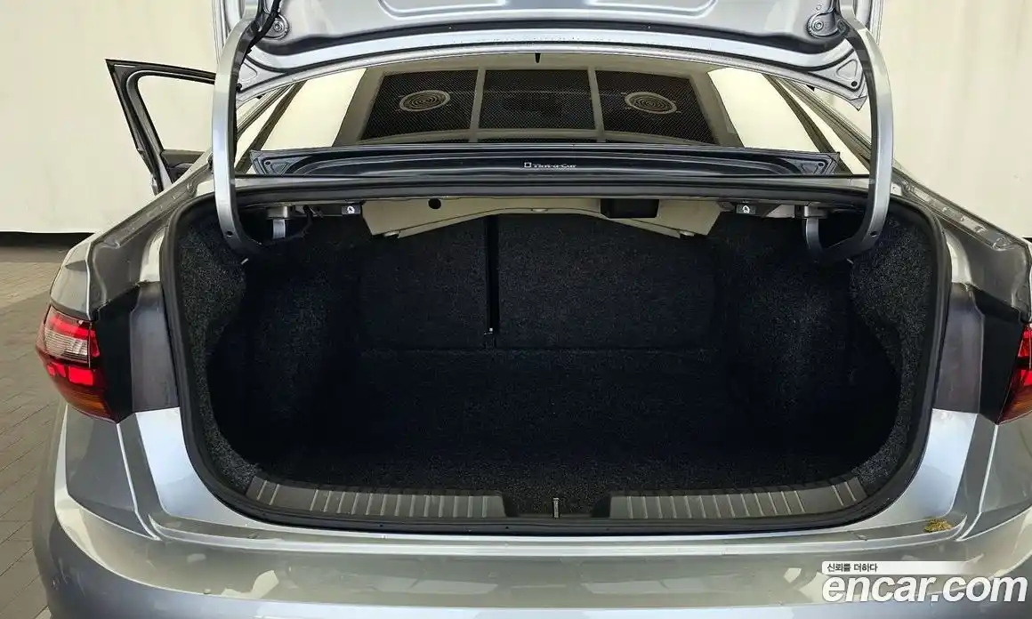 Volkswagen Jetta 2023 1.5 автомат (гидро), фото 20