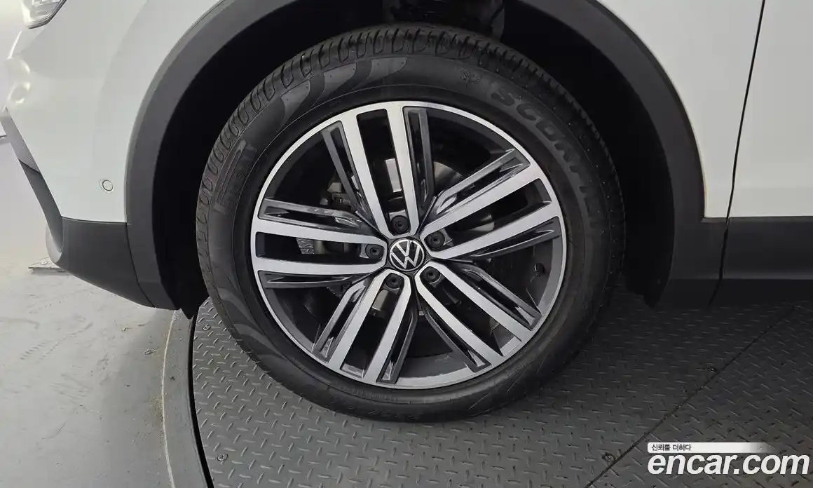 Volkswagen Tiguan 2021 2.0 автомат (гидро), фото 5