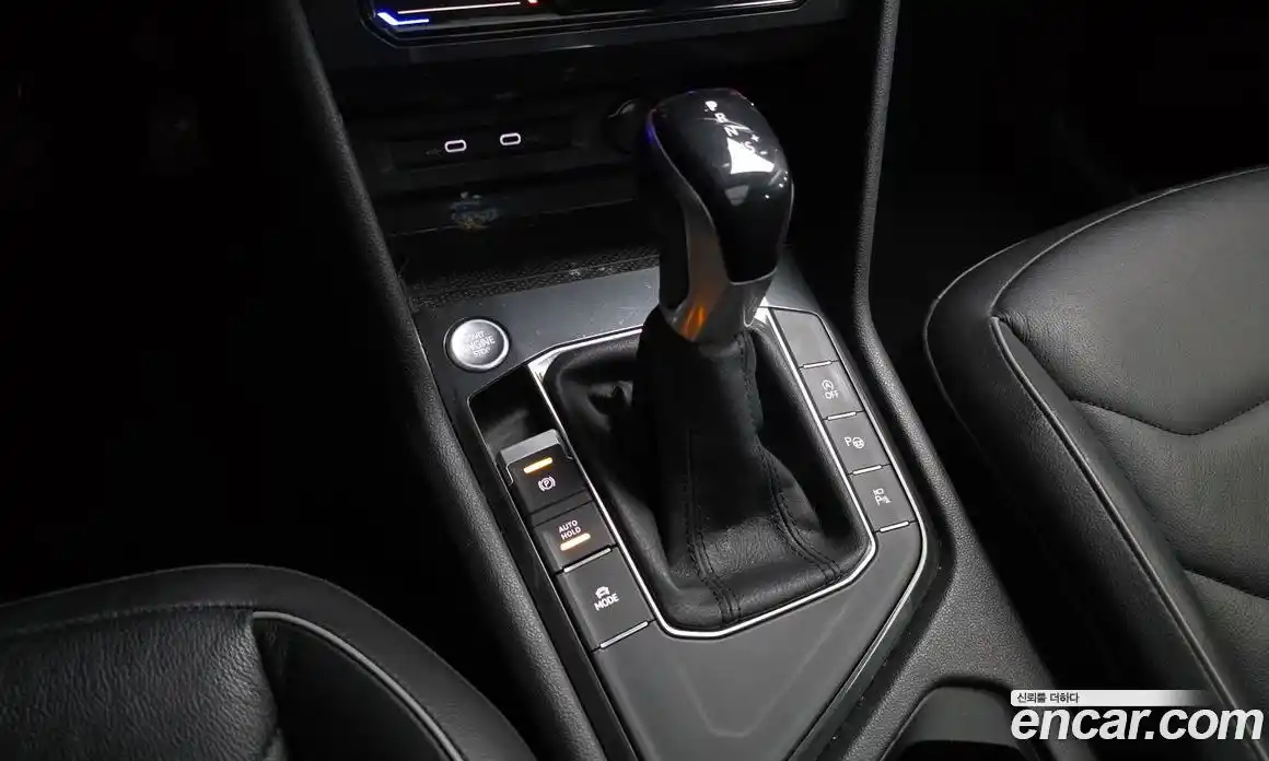 Volkswagen Tiguan 2021 2.0 автомат (гидро), фото 9