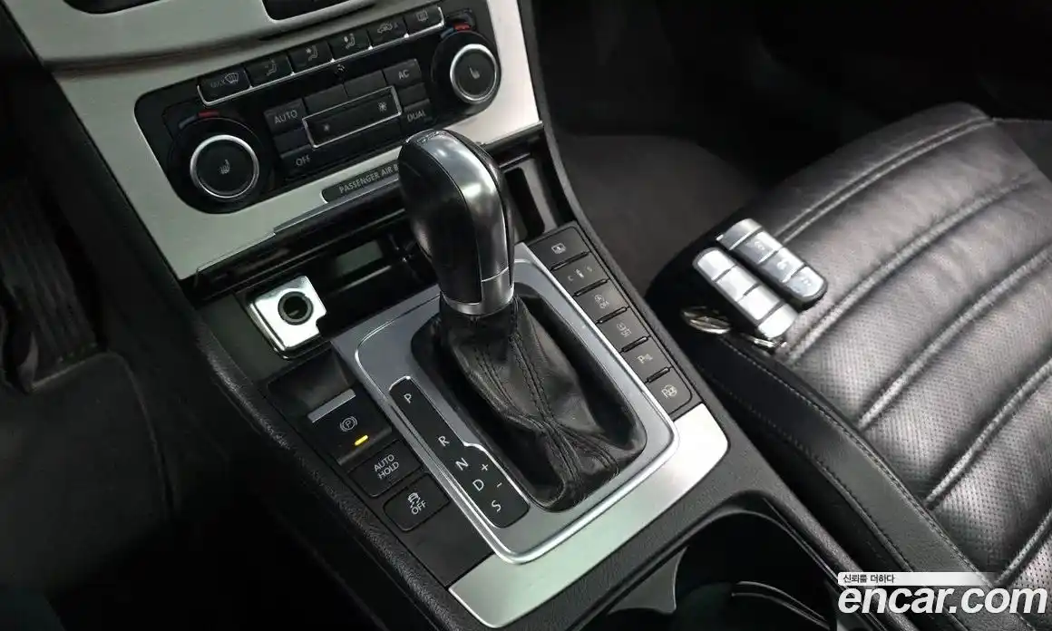 Volkswagen CC 2011 2.0 автомат (гидро), фото 12