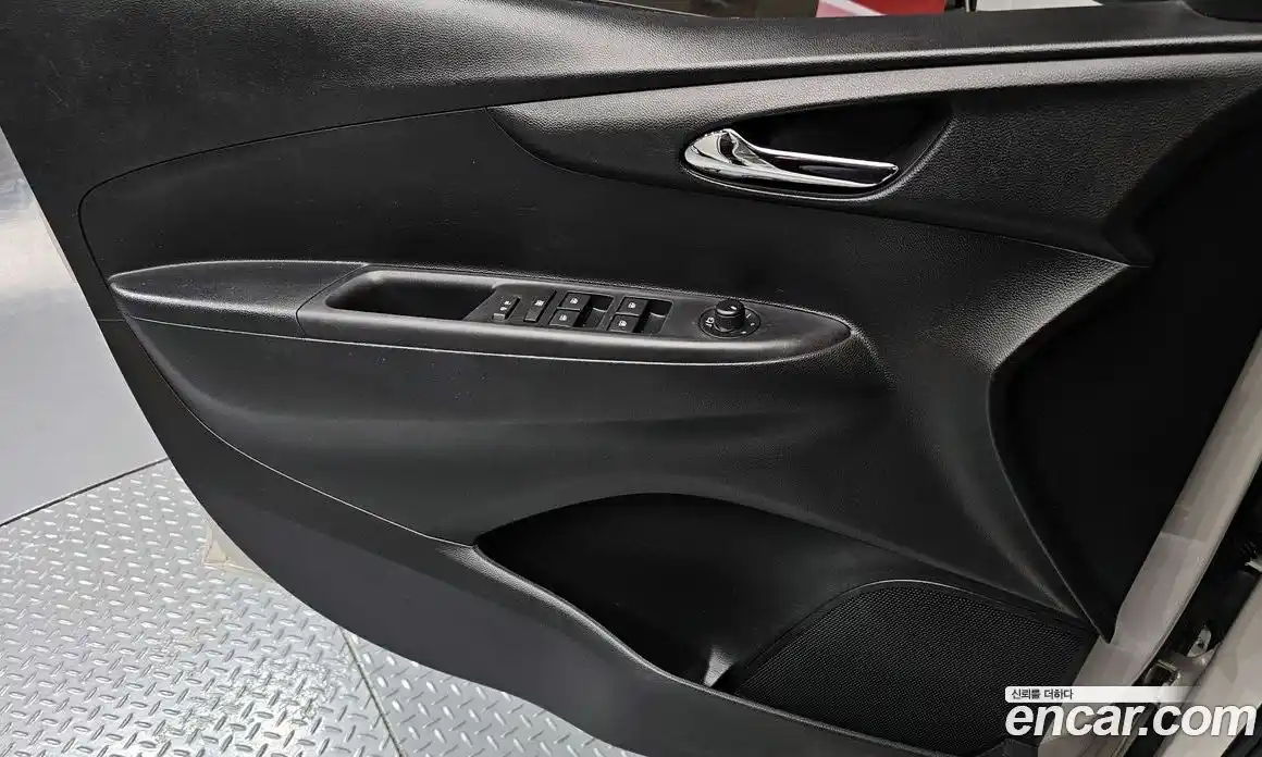 Chevrolet Spark 2016 1.0 автомат (гидро), фото 14