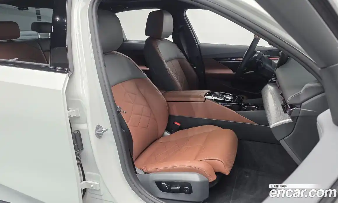 BMW 5 серия 2025 2.0 автомат (гидро), фото 12