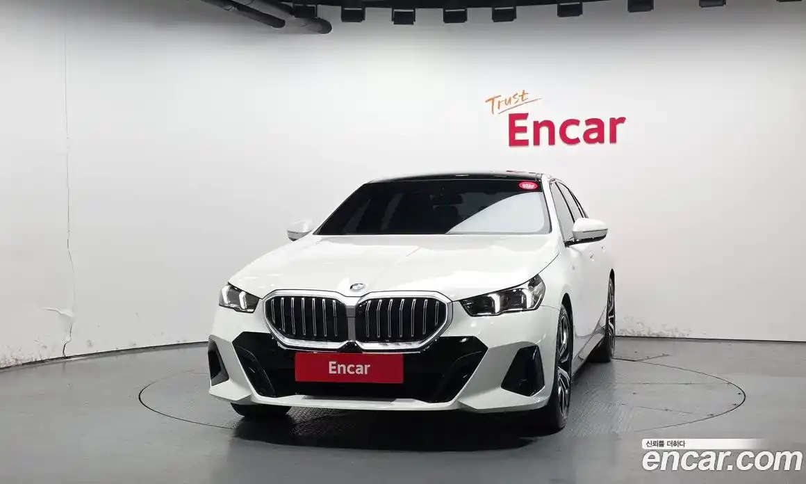 BMW 5 серия 2025 2.0 автомат (гидро), фото 3
