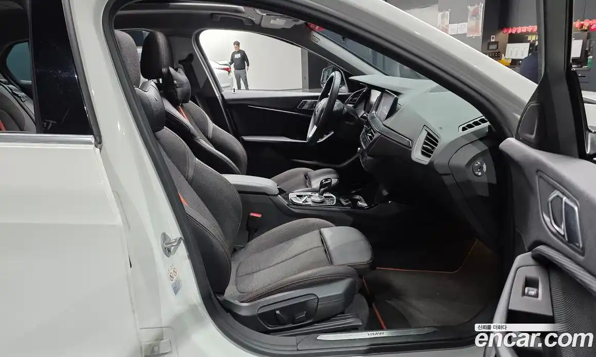 BMW 1 серия 2020 2.0 автомат (гидро), фото 16