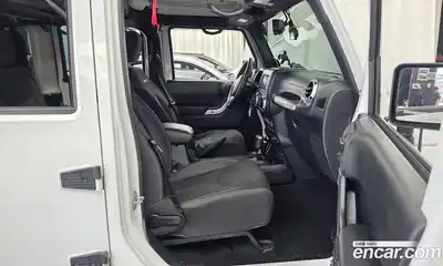 Jeep Wrangler 2016 3.6 автомат (гидро), миниатюра 11