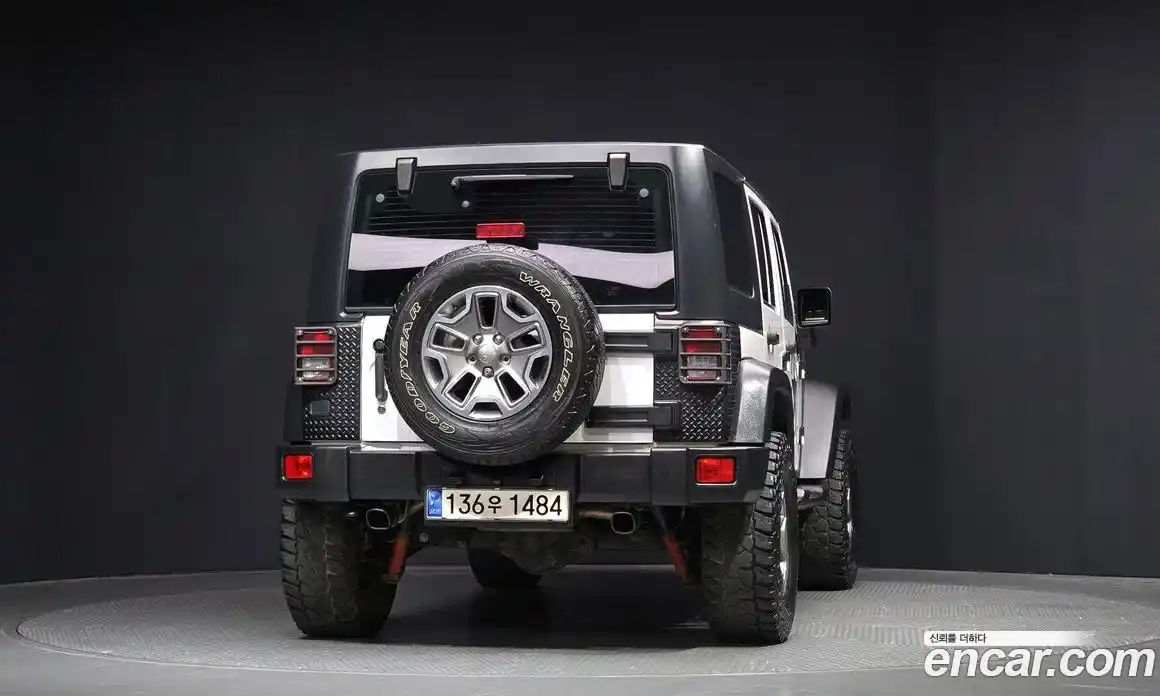 Jeep Wrangler 2016 3.6 автомат (гидро), фото 4