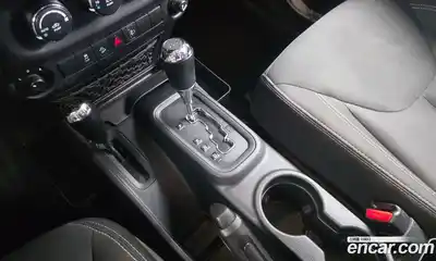 Jeep Wrangler 2016 3.6 автомат (гидро), миниатюра 9