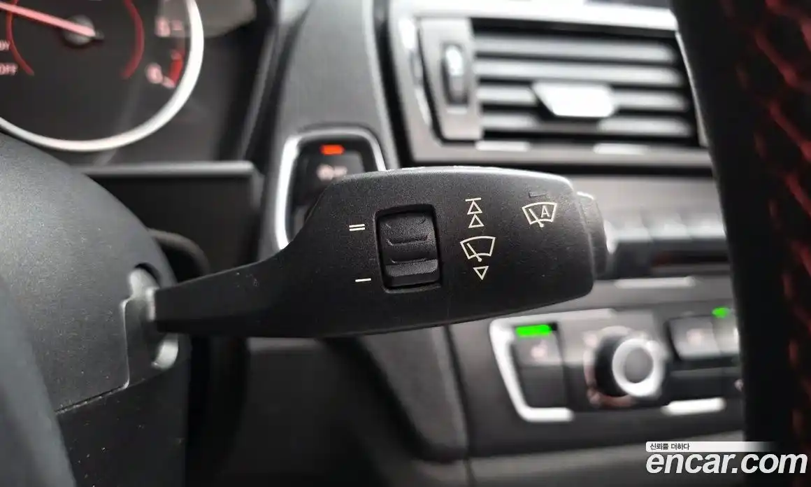 BMW 1 серия 2015 2.0 автомат (гидро), фото 18