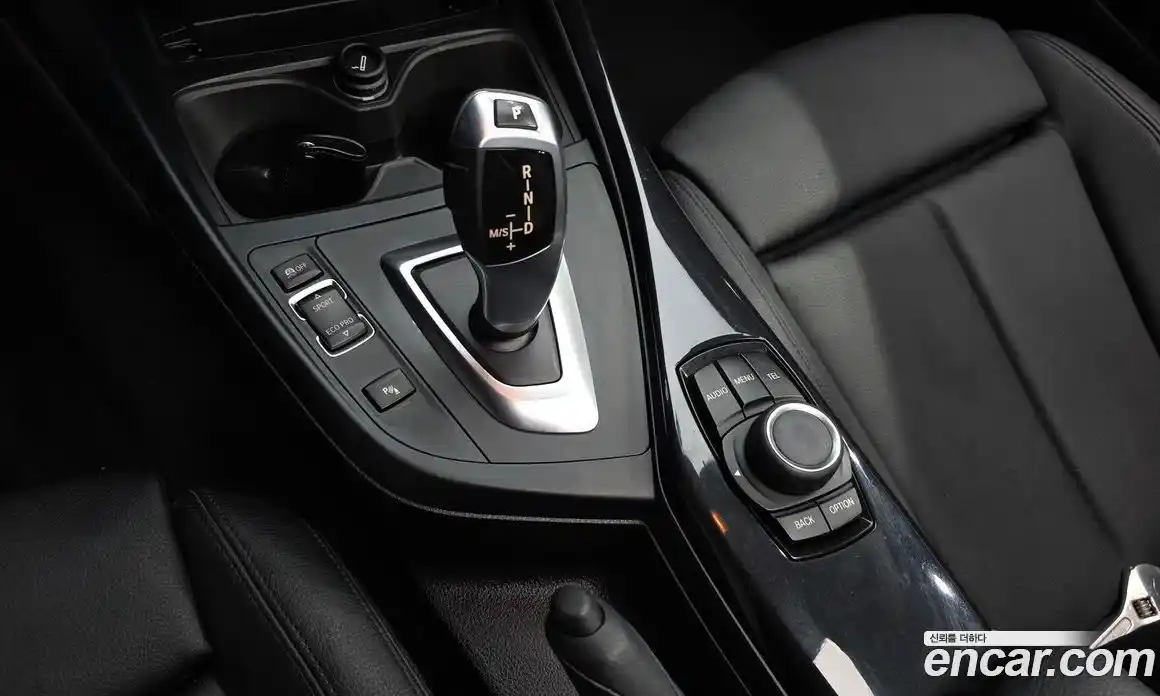 BMW 1 серия 2015 2.0 автомат (гидро), фото 9
