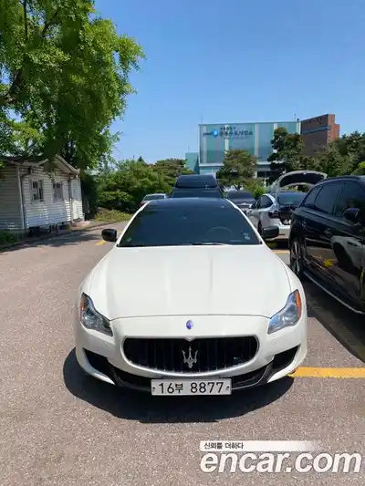 Maserati Quattroporte