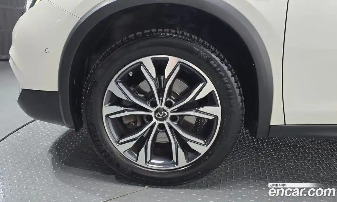 Infiniti QX30 2019 2.0 гидро, фото 5