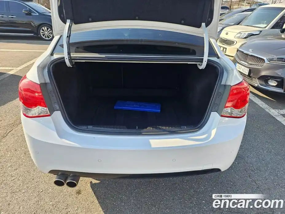Chevrolet Cruze 2011 1.8 автомат (гидро), фото 5