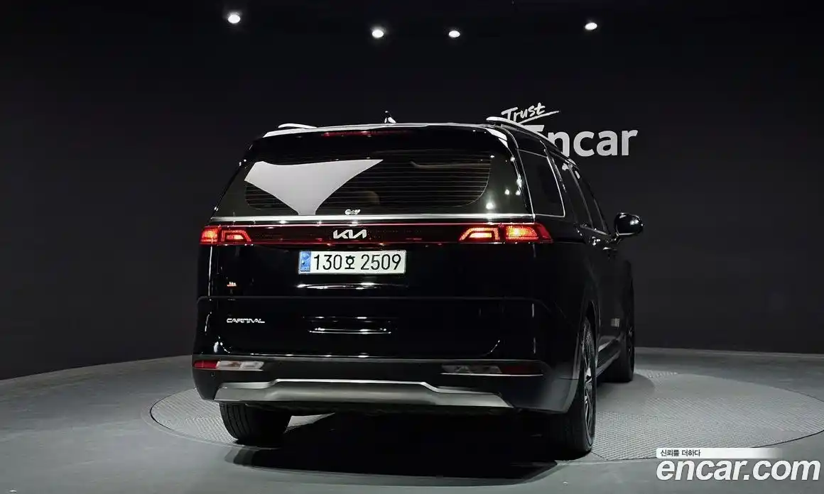 Kia Carnival 2023 2.2 автомат (гидро), фото 4