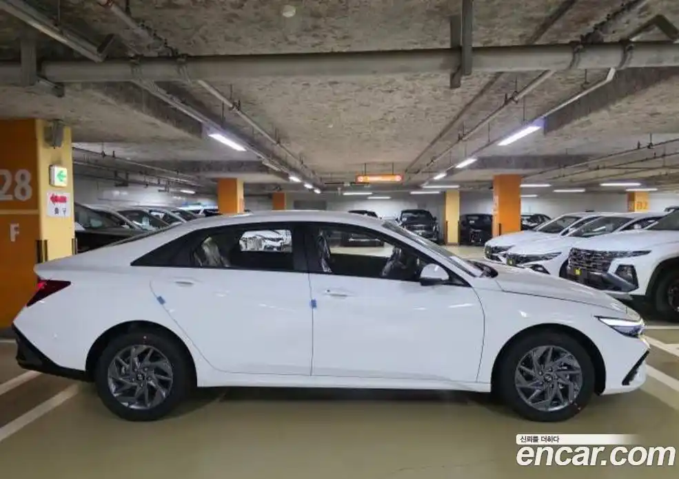 Hyundai Avante 2026 1.6 автомат (гидро), фото 12