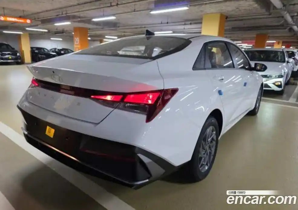 Hyundai Avante 2026 1.6 автомат (гидро), фото 6