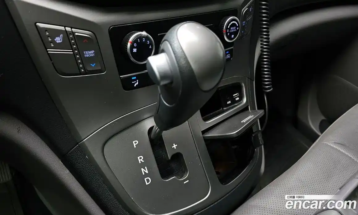 Hyundai Starex 2017 2.5 автомат (гидро), фото 9