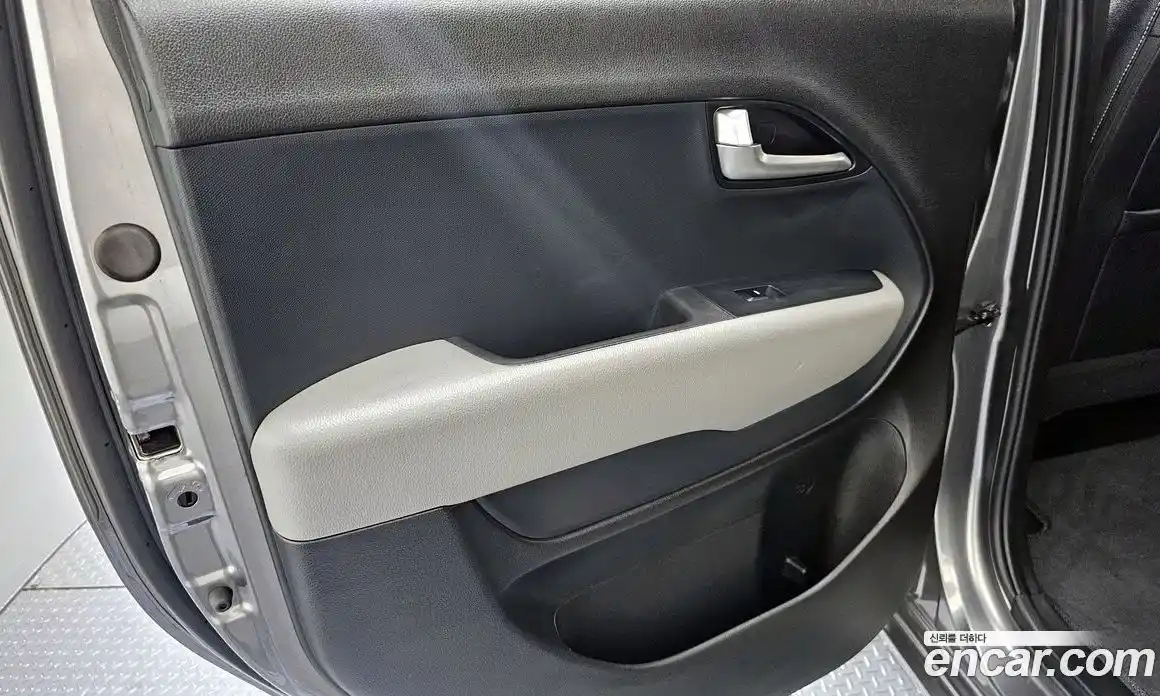 Kia Ray 2022 1.0 автомат (гидро), фото 15