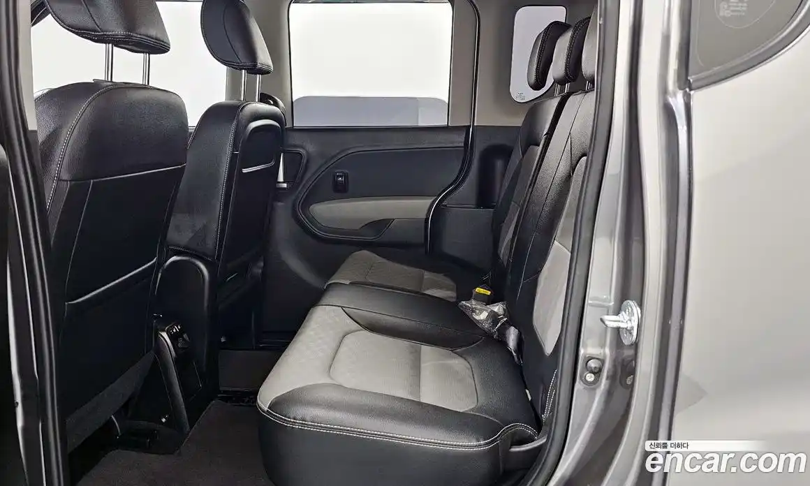 Kia Ray 2022 1.0 автомат (гидро), фото 16