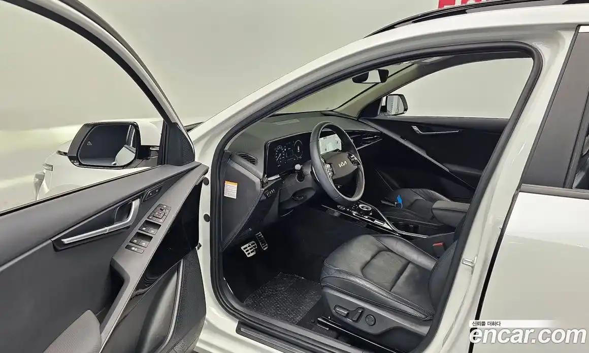 Kia Niro 2022 1.6 автомат (гидро), фото 13