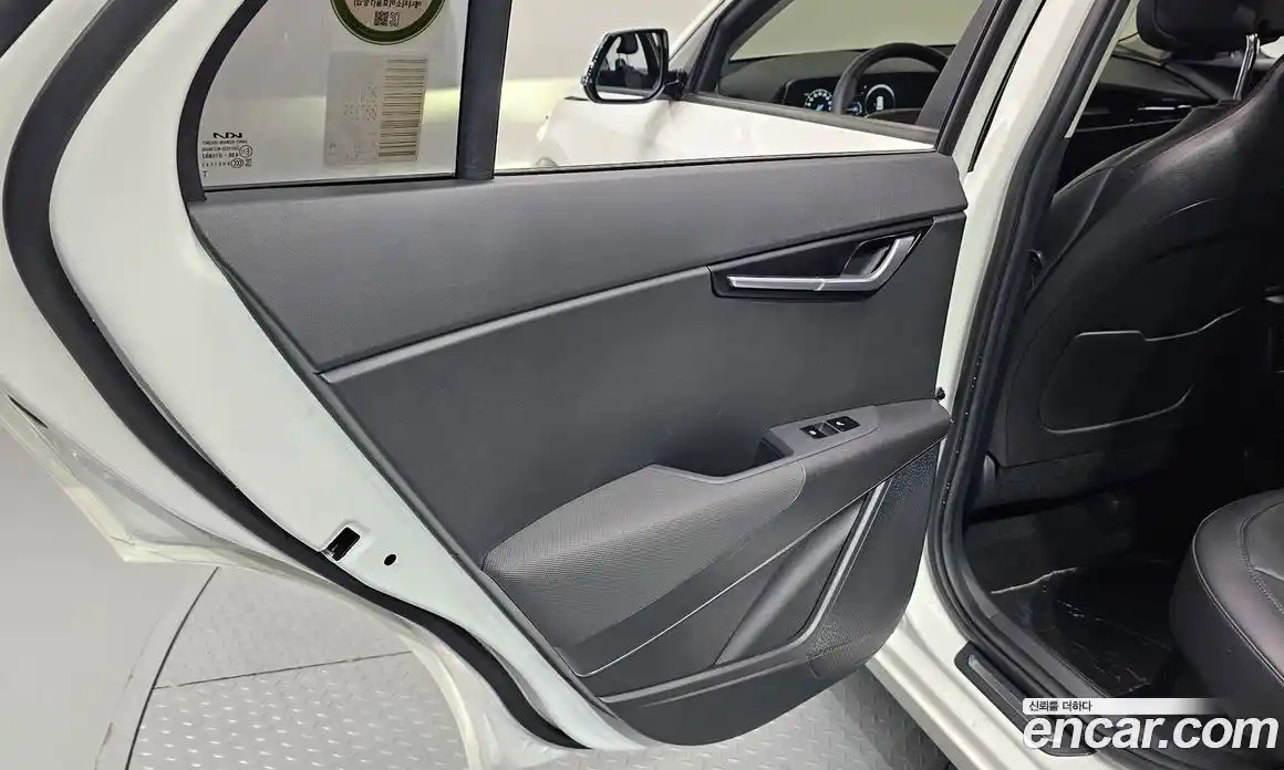 Kia Niro 2022 1.6 автомат (гидро), фото 15