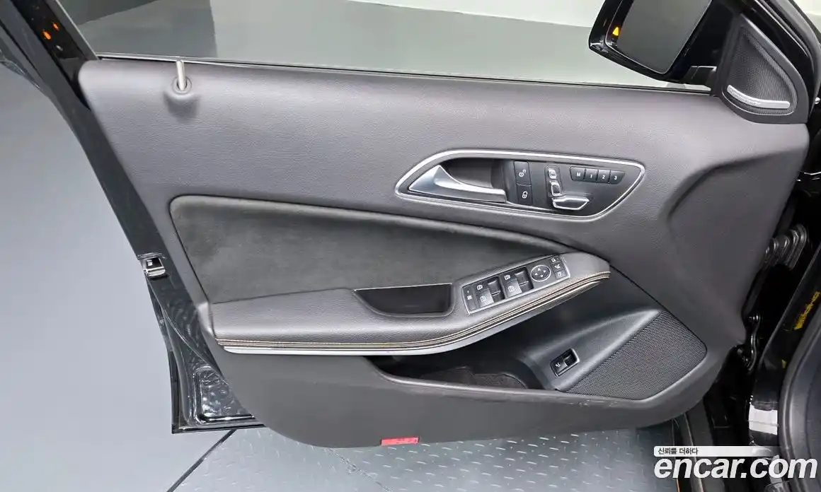 Mercedes-Benz GLA-Class 2017 2.0 гидро, фото 14