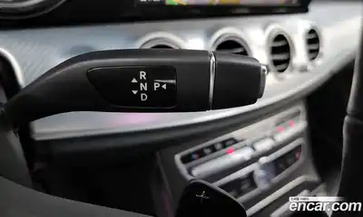 Mercedes-Benz E-Class 2019 2.0 автомат (гидро), миниатюра 12
