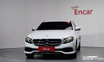 Mercedes-Benz E-Class 2019 2.0 автомат (гидро), миниатюра 3