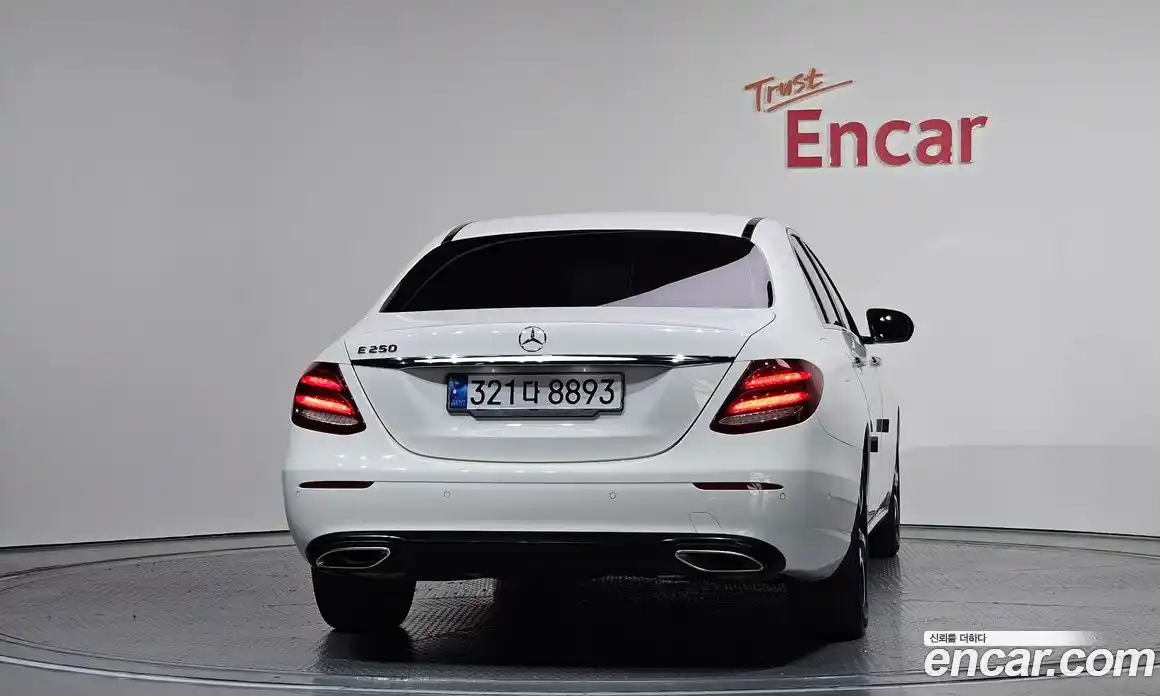 Mercedes-Benz E-Class 2019 2.0 автомат (гидро), фото 4