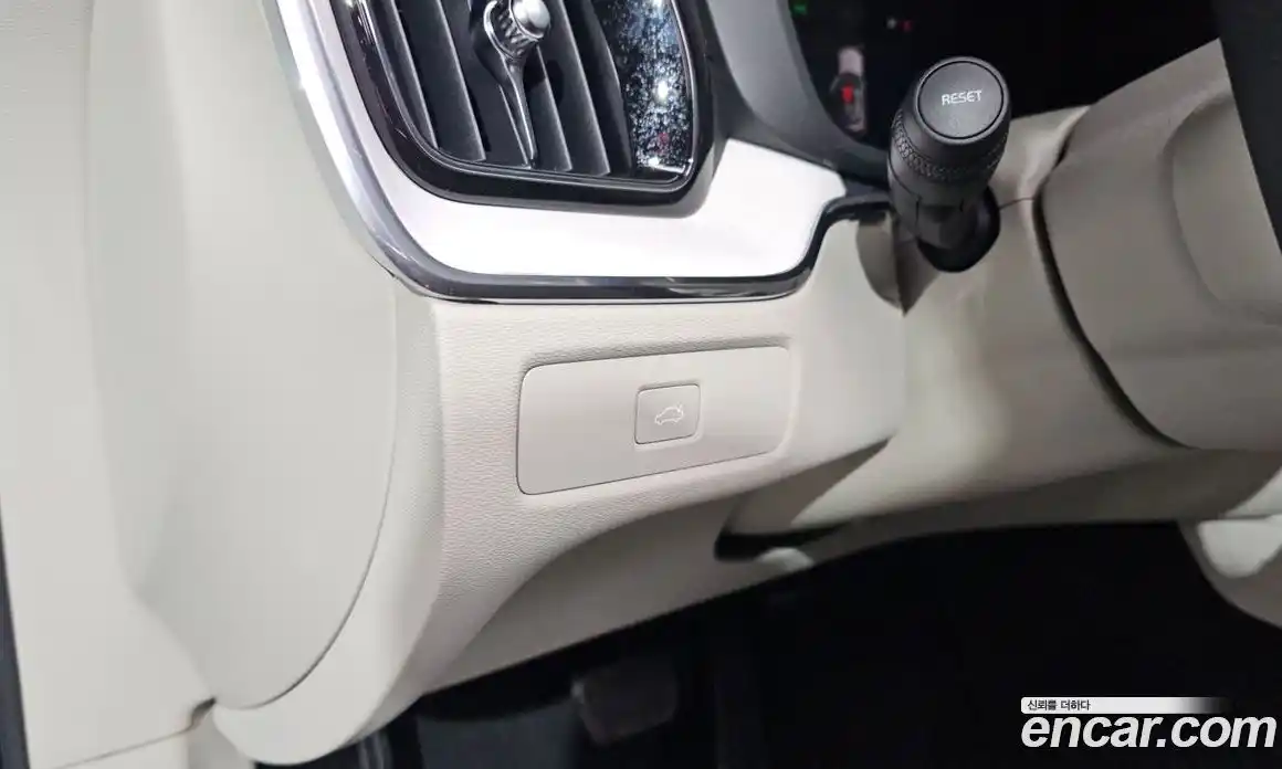 Volvo XC60 2026 2.0 автомат (гидро), фото 16