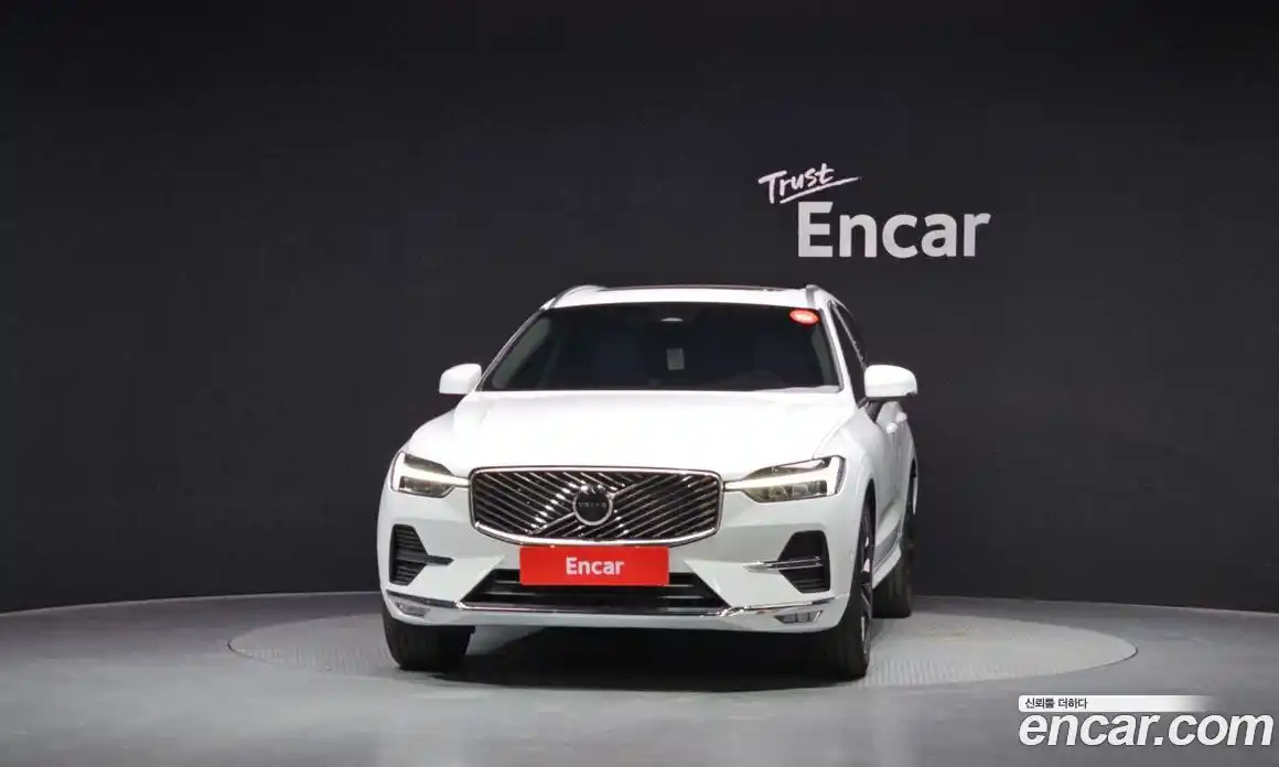 Volvo XC60 2026 2.0 автомат (гидро), фото 3