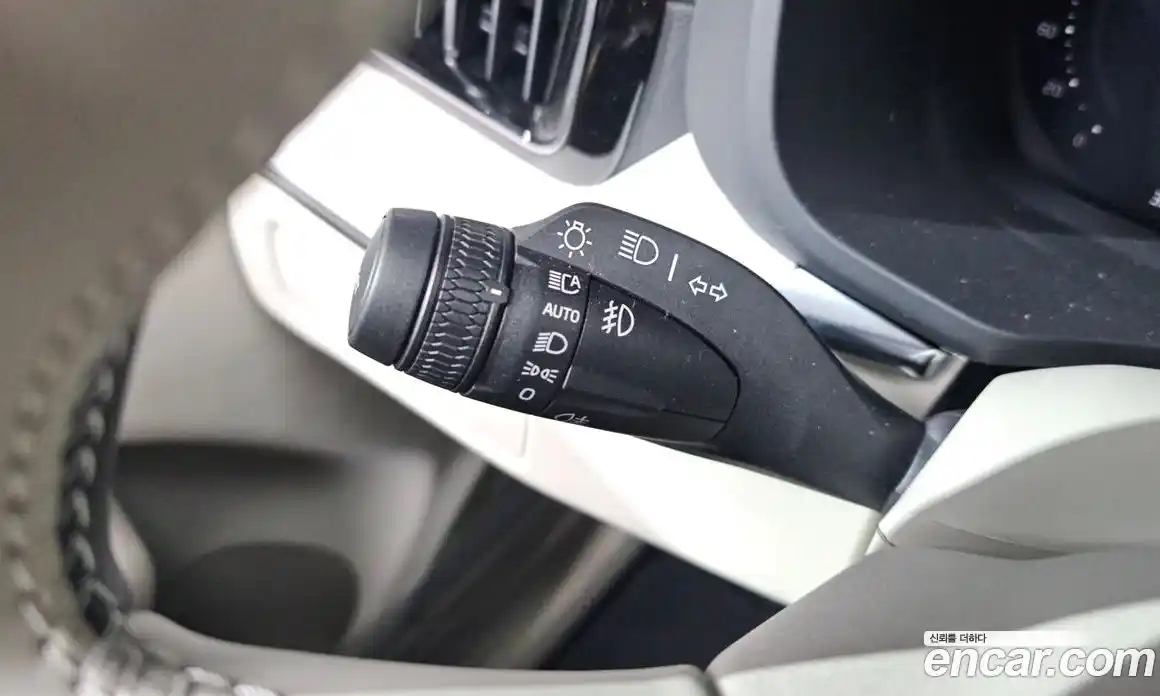 Volvo XC60 2026 2.0 автомат (гидро), фото 37