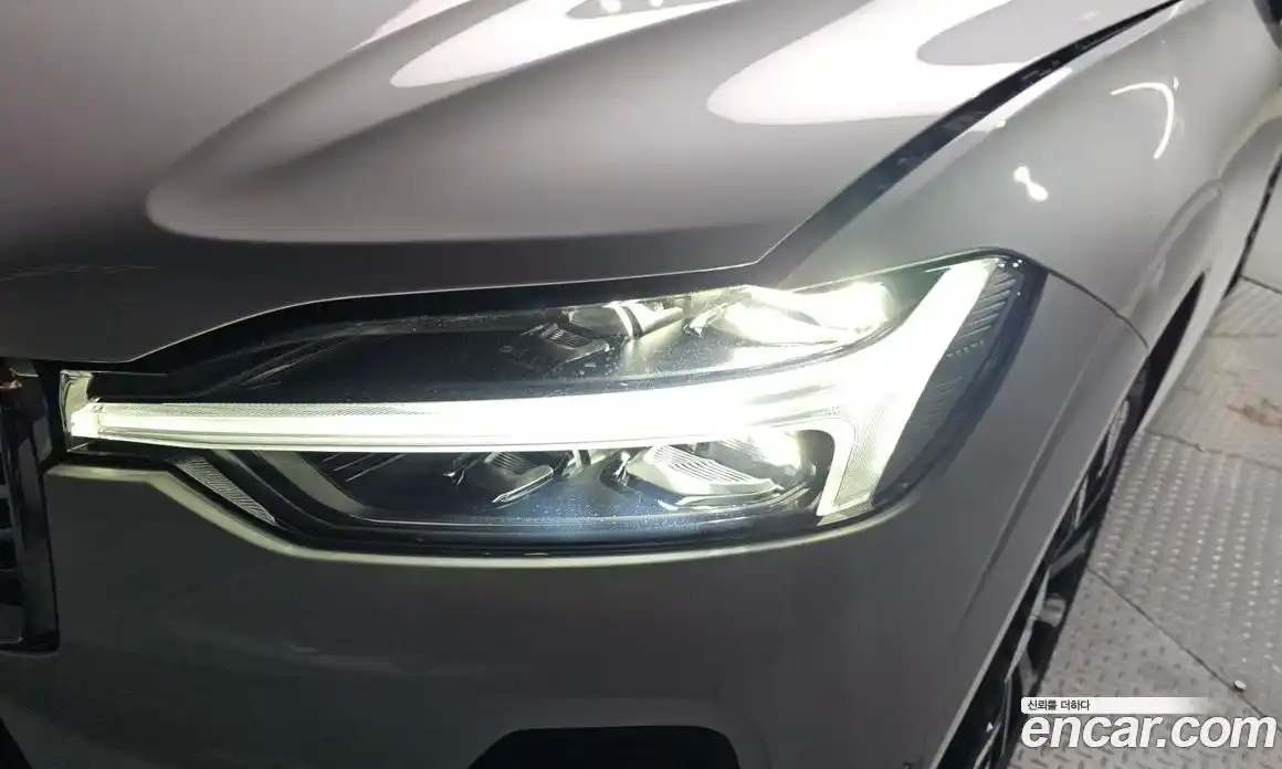 Volvo XC60 2026 2.0 автомат (гидро), фото 8