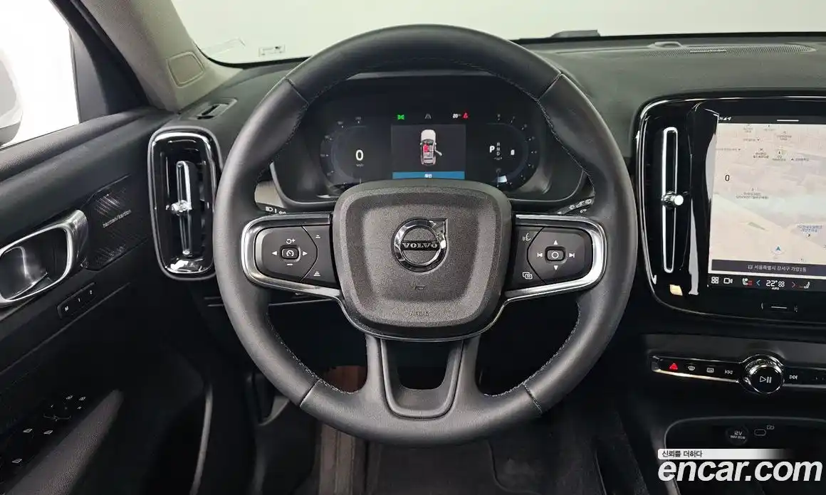 Volvo XC40 2023 2.0 автомат (гидро), фото 18