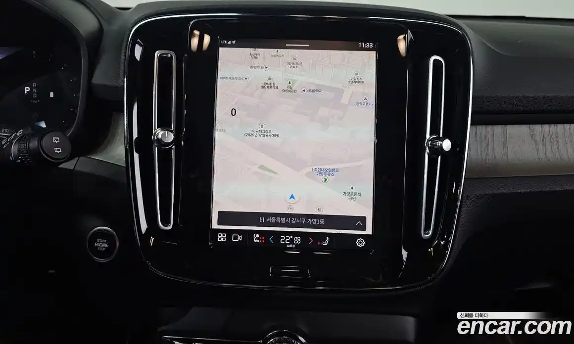 Volvo XC40 2023 2.0 автомат (гидро), фото 19