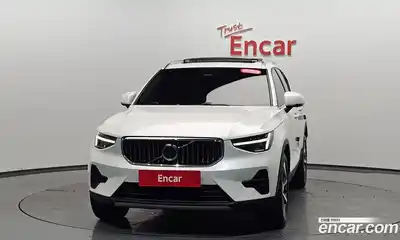 Volvo XC40 2023 2.0 автомат (гидро), миниатюра 2