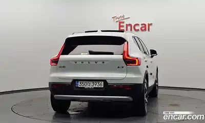 Volvo XC40 2023 2.0 автомат (гидро), миниатюра 3