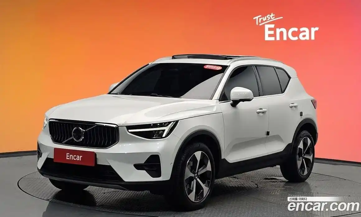 Volvo XC40 2023 2.0 автомат (гидро), фото 37