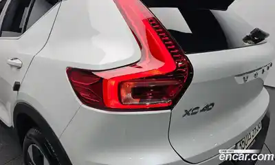 Volvo XC40 2023 2.0 автомат (гидро), миниатюра 8