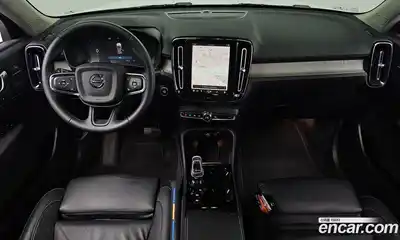 Volvo XC40 2023 2.0 автомат (гидро), миниатюра 9