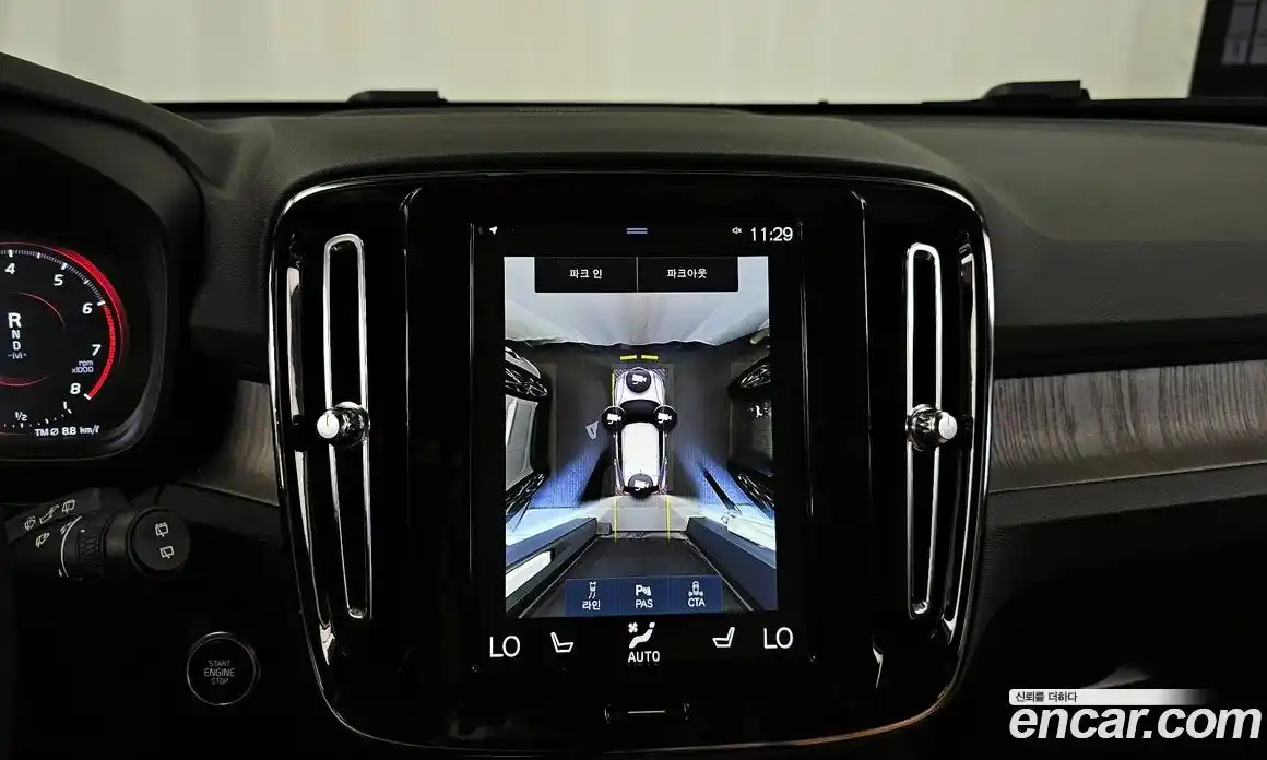 Volvo XC40 2020 2.0 автомат (гидро), фото 22