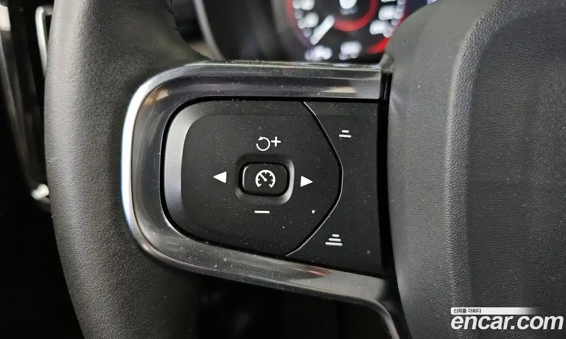 Volvo XC40 2020 2.0 автомат (гидро), фото 28