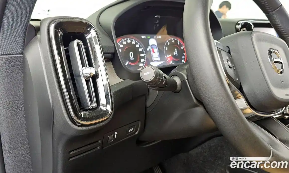 Volvo XC40 2020 2.0 автомат (гидро), фото 30